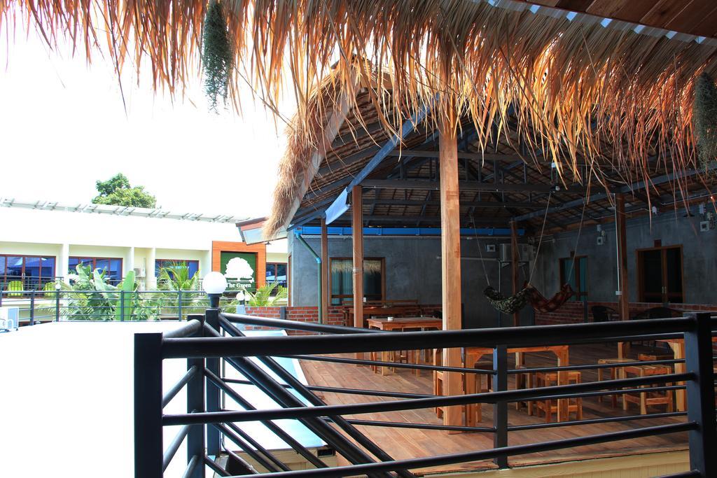 The Noi Guest House & Restaurant Koh Lipe Exterior photo